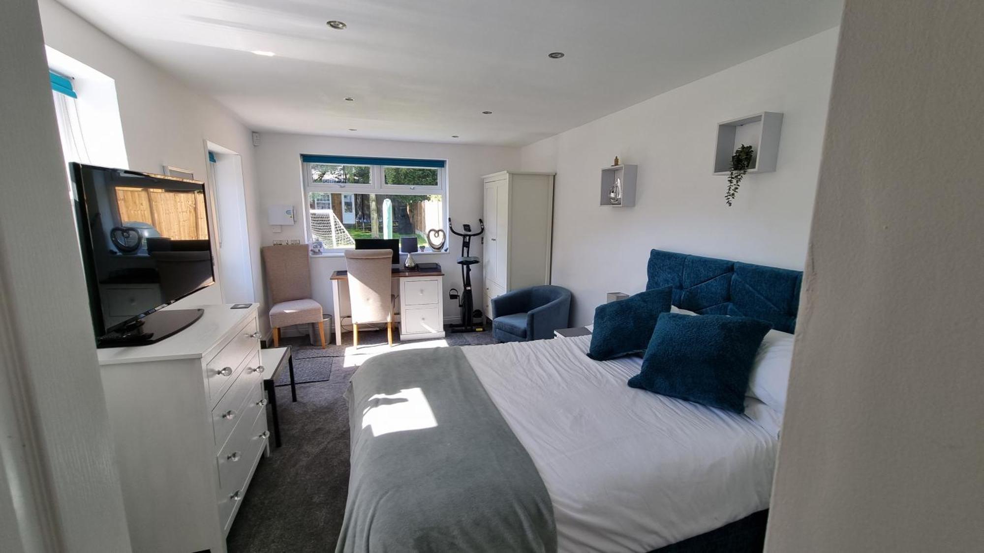 Self-Contained Annex, With Parking. Apartment Sittingbourne Bagian luar foto